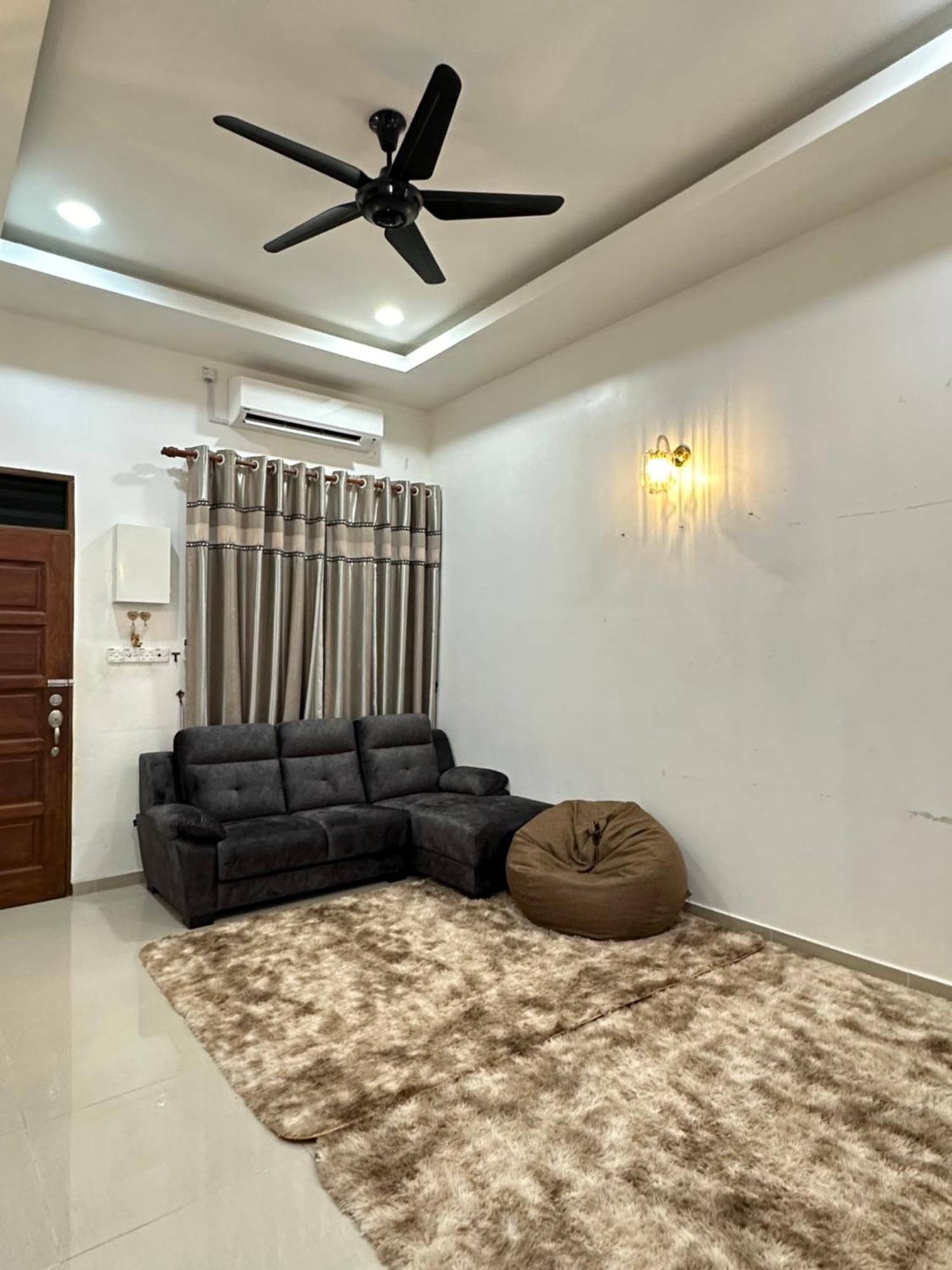 Sara Homestay Kuala Terengganu Exterior photo